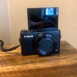 Cannon G7X Camera